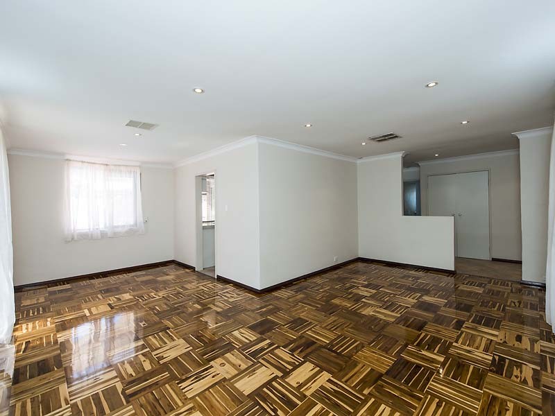 2 Pausin Crescent, Bibra Lake WA 6163