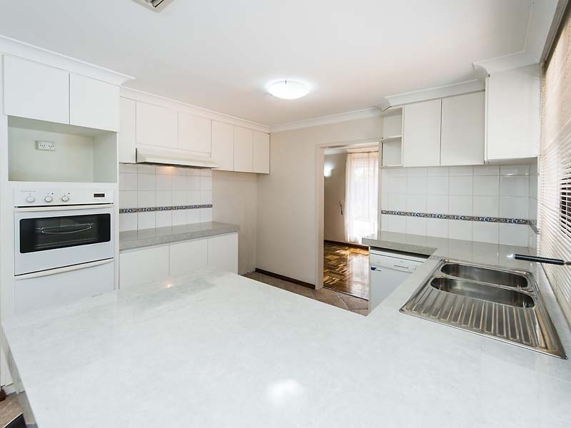2 Pausin Crescent, Bibra Lake WA 6163