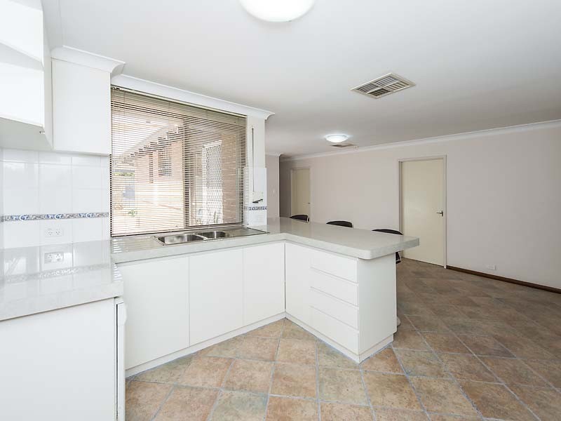 2 Pausin Crescent, Bibra Lake WA 6163