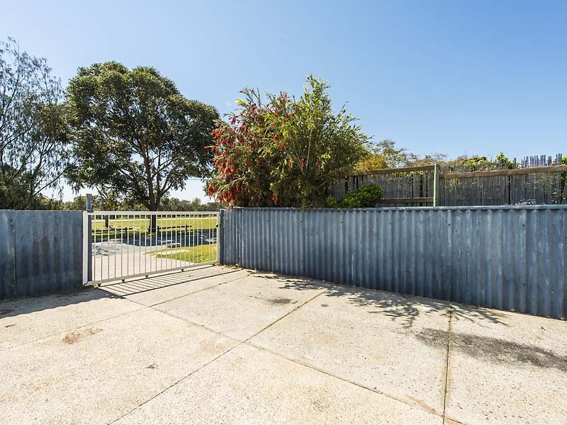 2 Pausin Crescent, Bibra Lake WA 6163