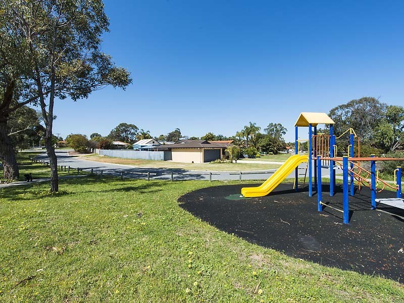 2 Pausin Crescent, Bibra Lake WA 6163