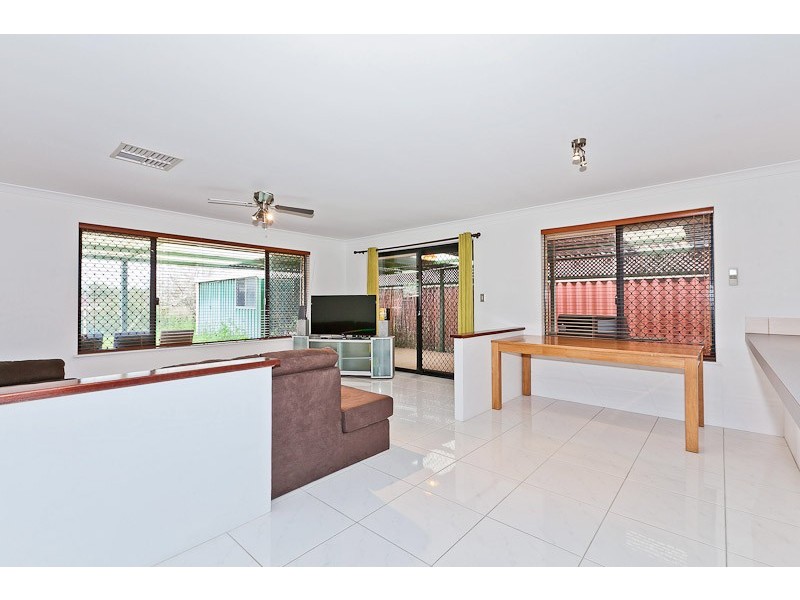 18 Yangebup Rd, Yangebup WA 6164