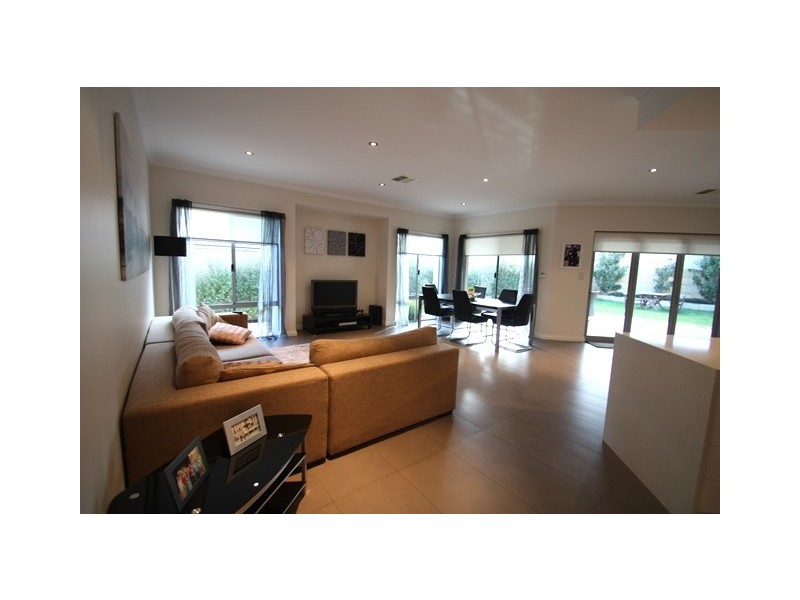 11 Redheart Way, Beeliar WA 6164