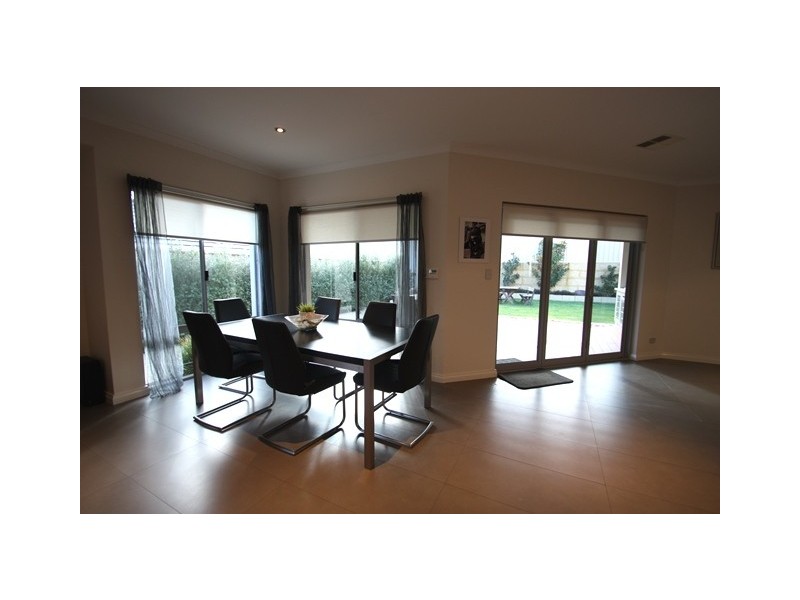 11 Redheart Way, Beeliar WA 6164
