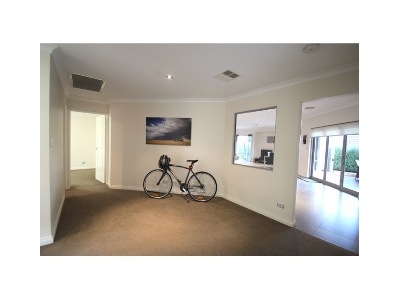 11 Redheart Way, Beeliar WA 6164