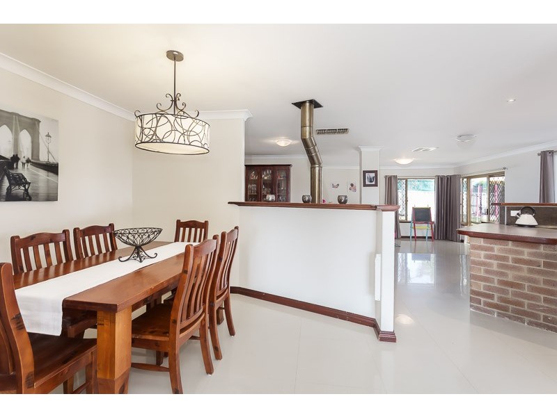 16 Sunshine Place, Bibra Lake WA 6163