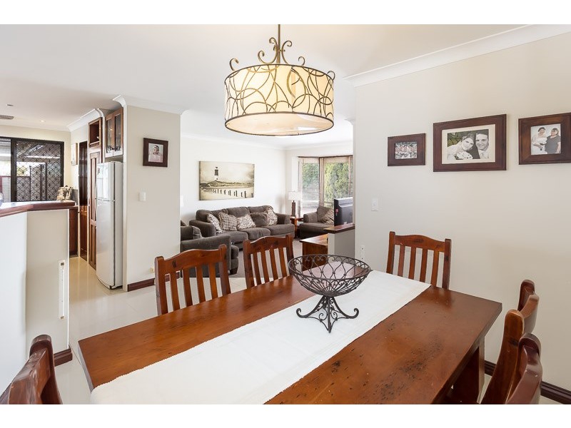 16 Sunshine Place, Bibra Lake WA 6163