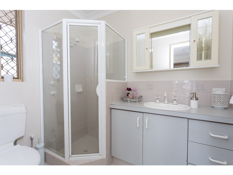 16 Sunshine Place, Bibra Lake WA 6163