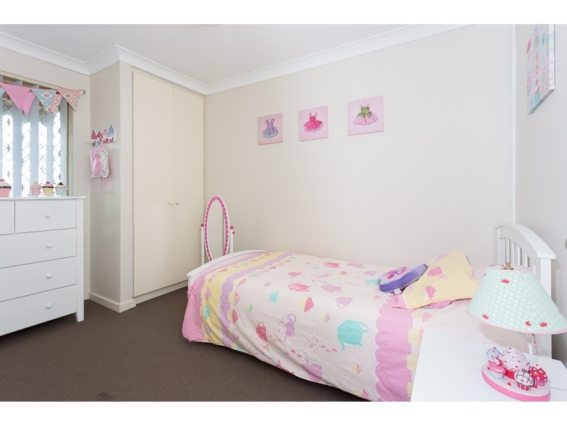 16 Sunshine Place, Bibra Lake WA 6163