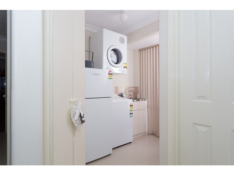 16 Sunshine Place, Bibra Lake WA 6163