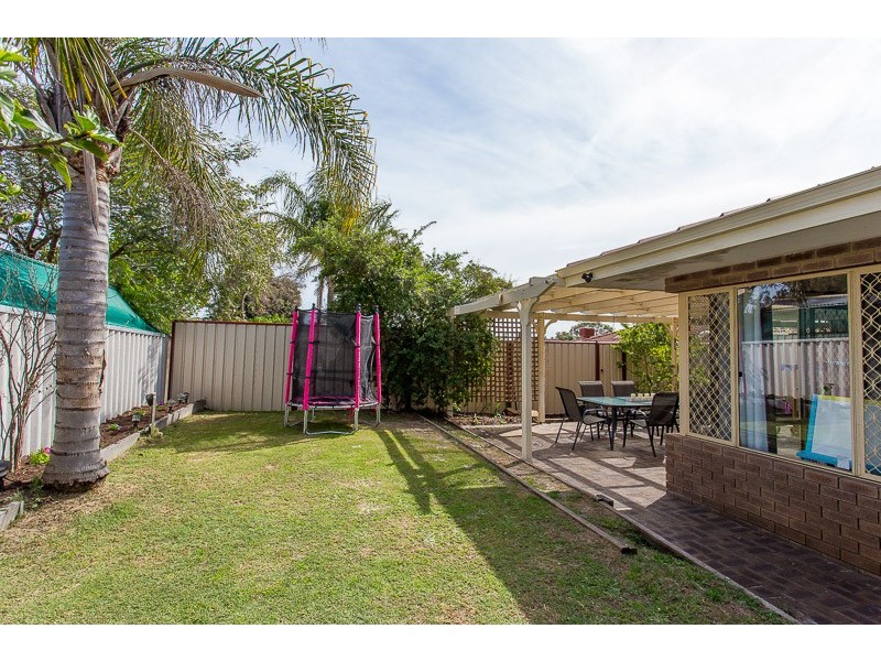 16 Sunshine Place, Bibra Lake WA 6163