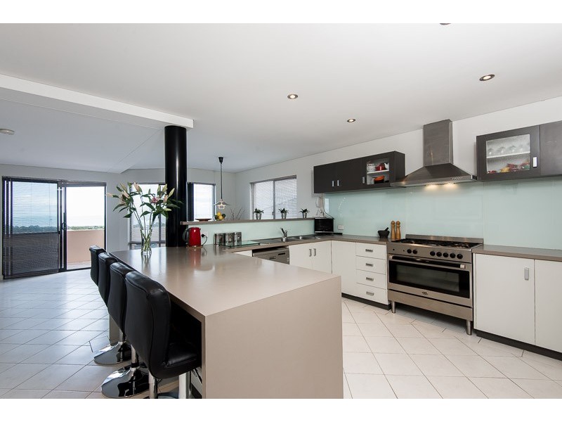 12 Careening Way, Coogee WA 6166