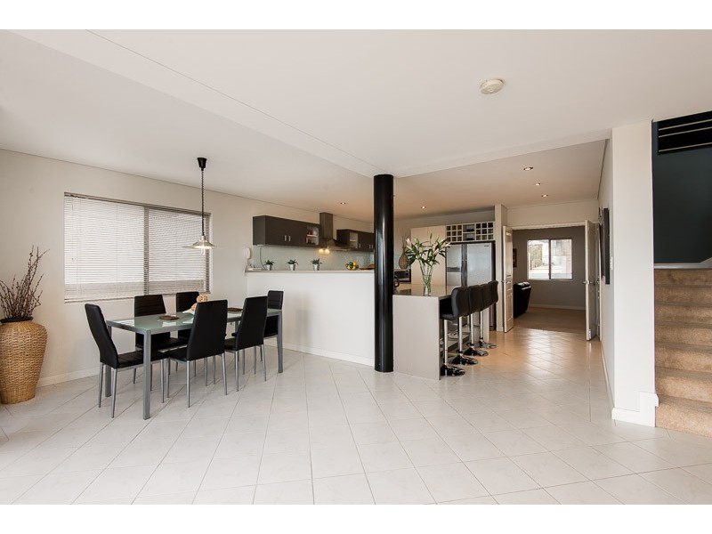 12 Careening Way, Coogee WA 6166