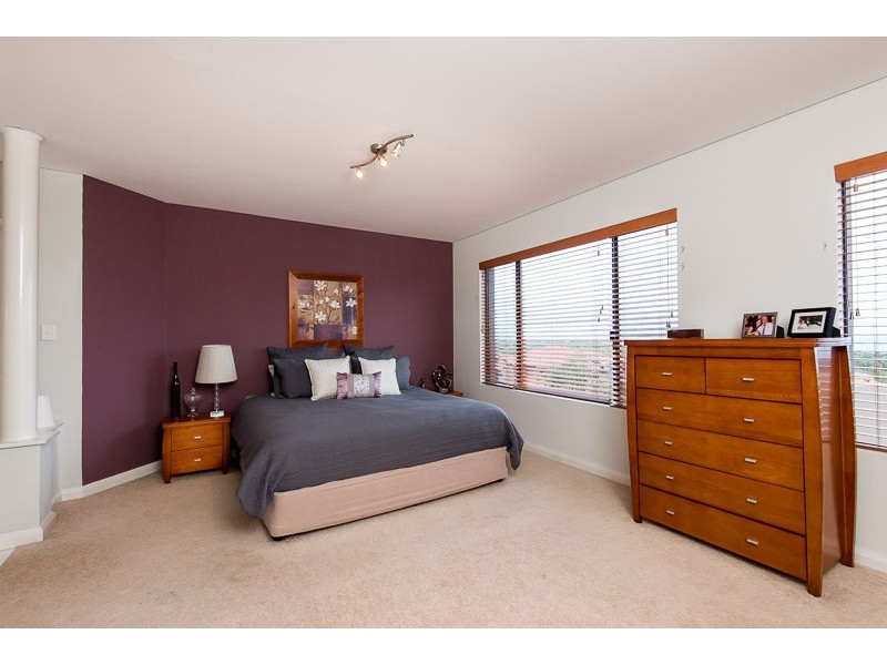 12 Careening Way, Coogee WA 6166