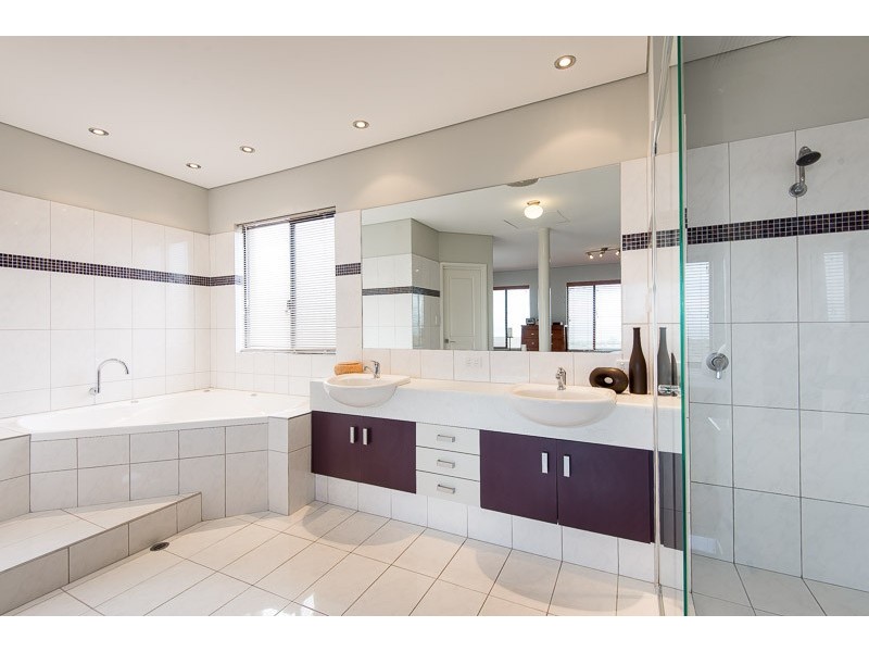 12 Careening Way, Coogee WA 6166