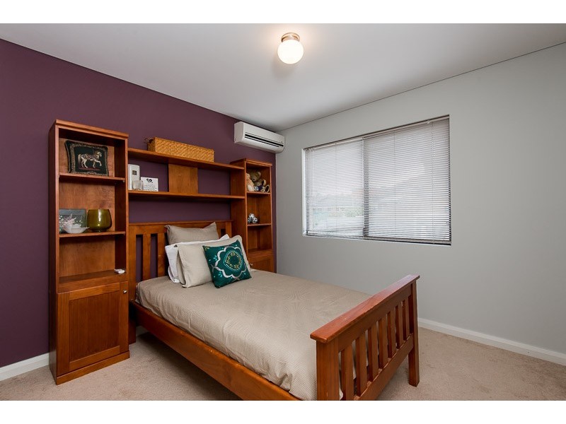 12 Careening Way, Coogee WA 6166