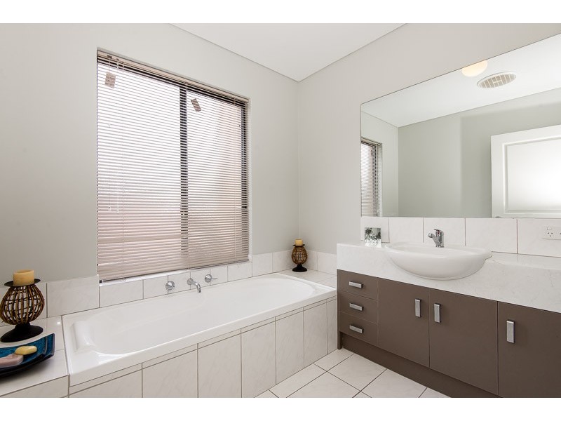 12 Careening Way, Coogee WA 6166