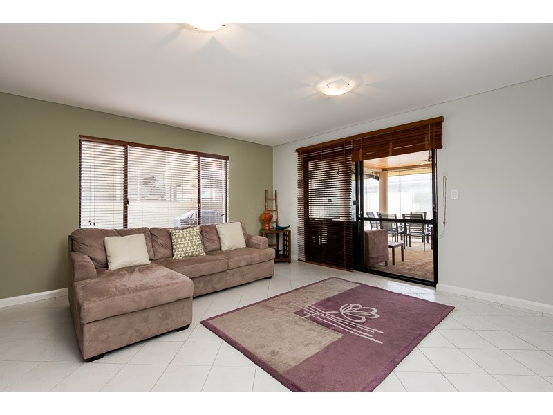 12 Careening Way, Coogee WA 6166