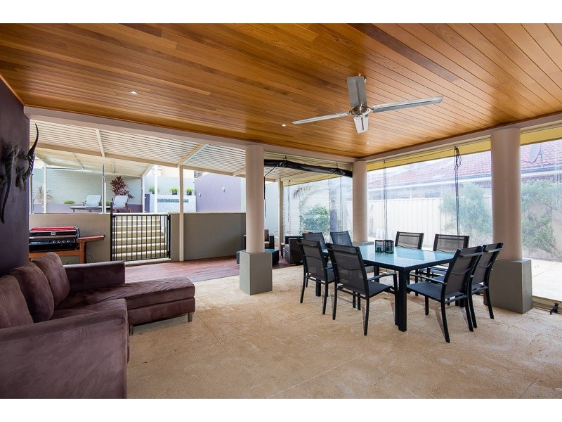 12 Careening Way, Coogee WA 6166