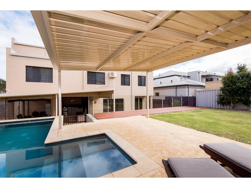 12 Careening Way, Coogee WA 6166