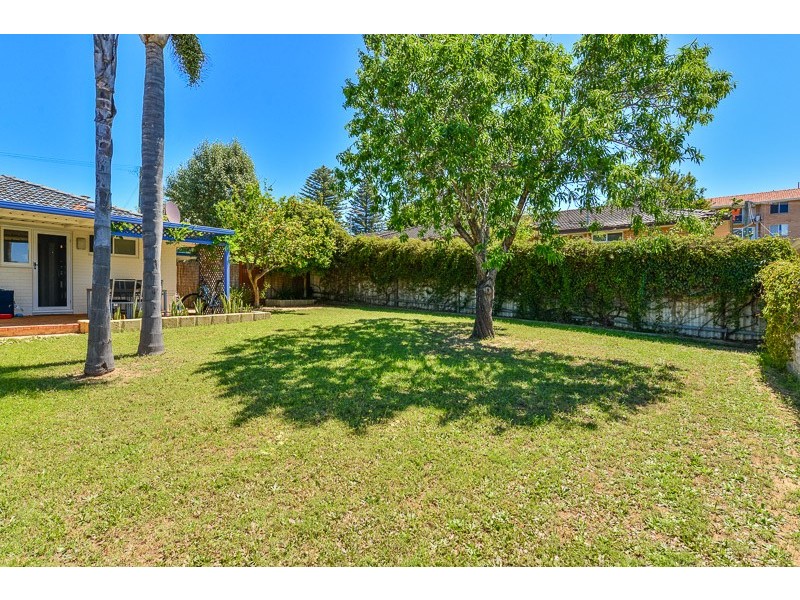 6B Glendower Way, Spearwood WA 6163
