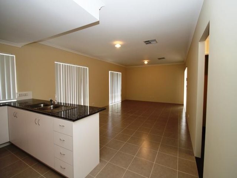 7 Addis Way, Wandi WA 6167