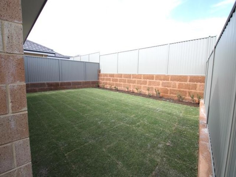 7 Addis Way, Wandi WA 6167