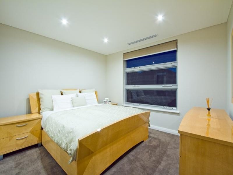 16 Hydaspe Vista, North Coogee WA 6163