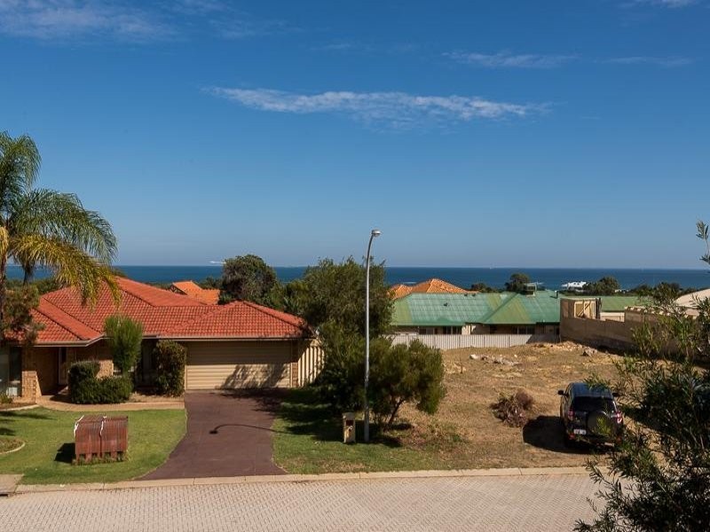 10 Careening Way, Coogee WA 6166