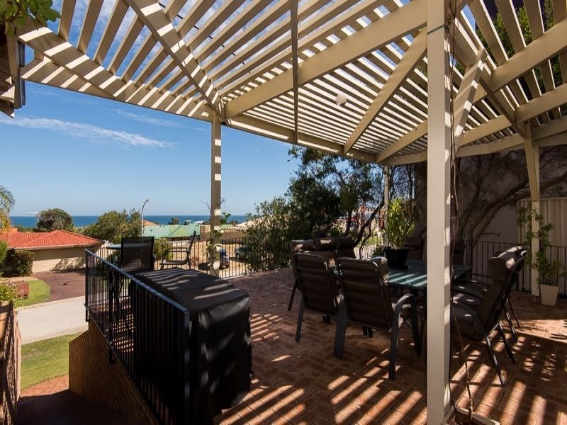 10 Careening Way, Coogee WA 6166