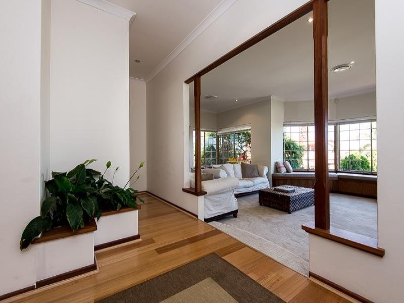 10 Careening Way, Coogee WA 6166