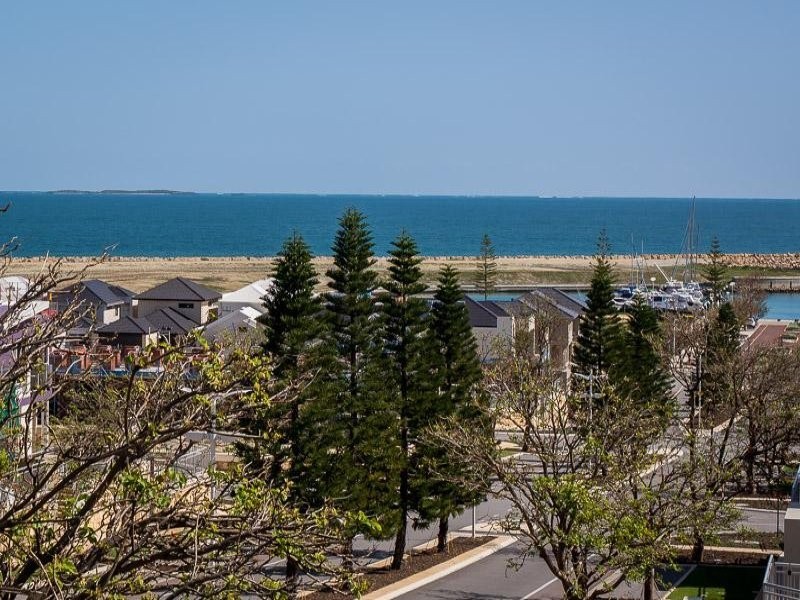 18 Pantheon Avenue, North Coogee WA 6163