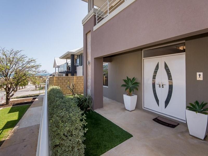 18 Pantheon Avenue, North Coogee WA 6163