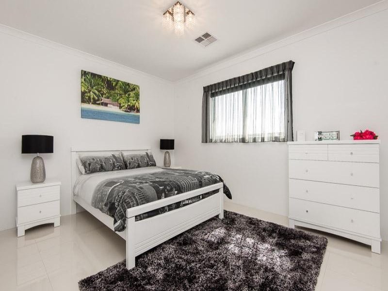 18 Pantheon Avenue, North Coogee WA 6163