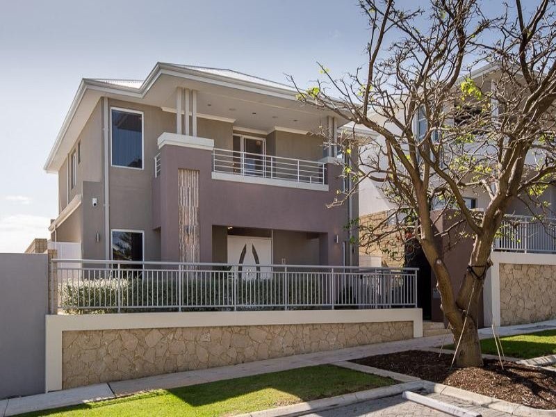 18 Pantheon Avenue, North Coogee WA 6163