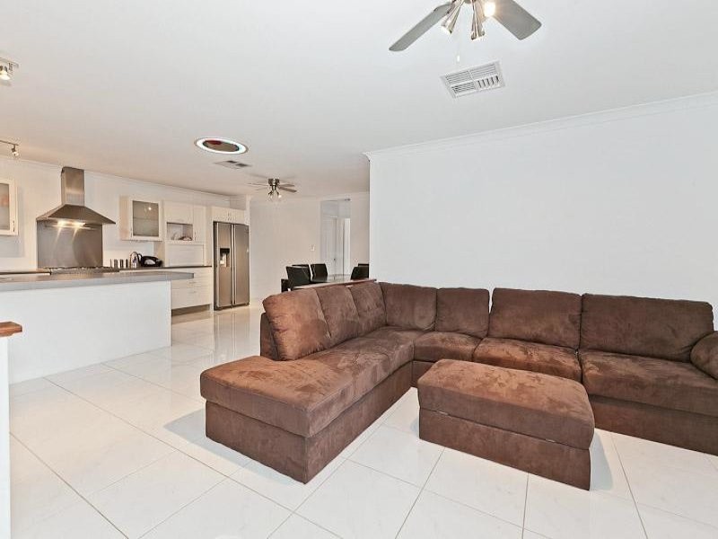 18 Yangebup Rd, Yangebup WA 6164