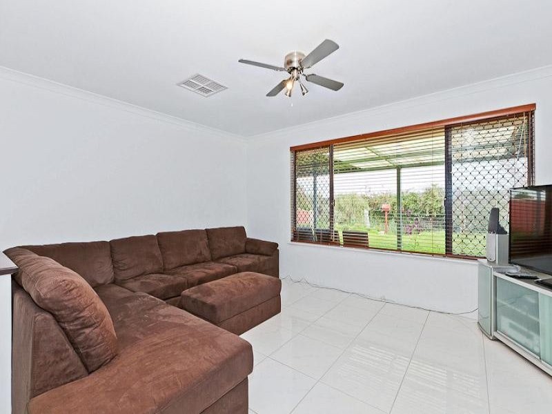 18 Yangebup Rd, Yangebup WA 6164