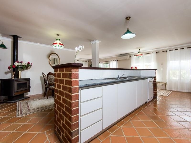 53 Fairbairn Road, Coogee WA 6166