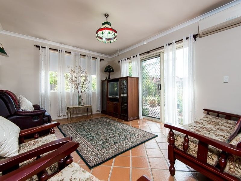 53 Fairbairn Road, Coogee WA 6166