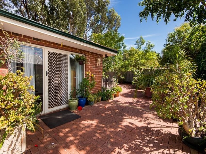 53 Fairbairn Road, Coogee WA 6166