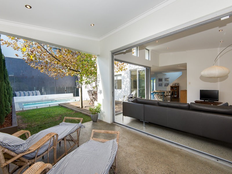 1B Cadd Street, Beaconsfield WA 6162