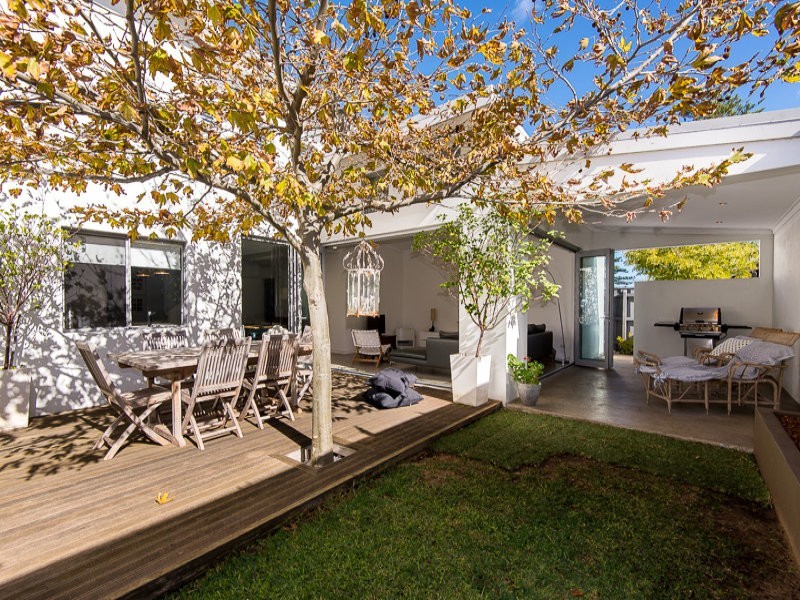 1B Cadd Street, Beaconsfield WA 6162