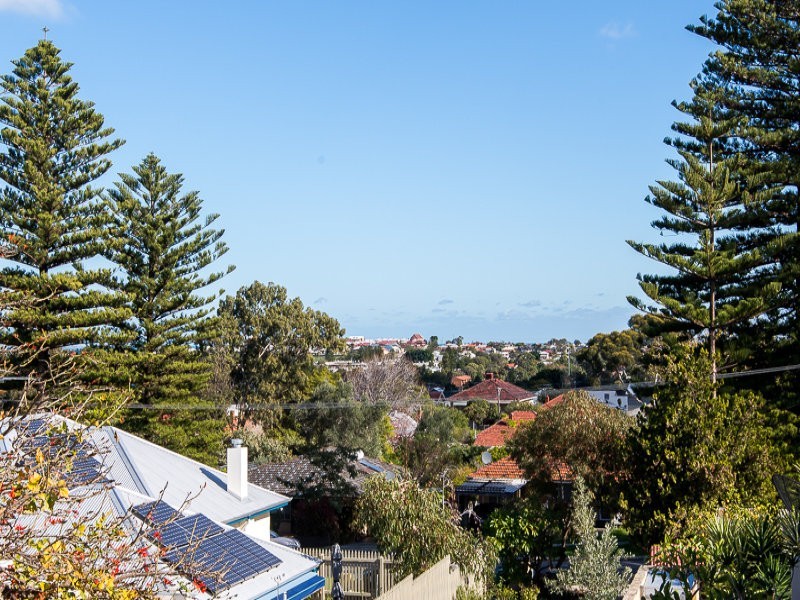 1B Cadd Street, Beaconsfield WA 6162