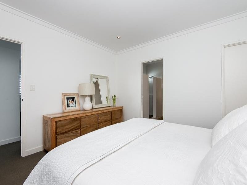 1B Cadd Street, Beaconsfield WA 6162