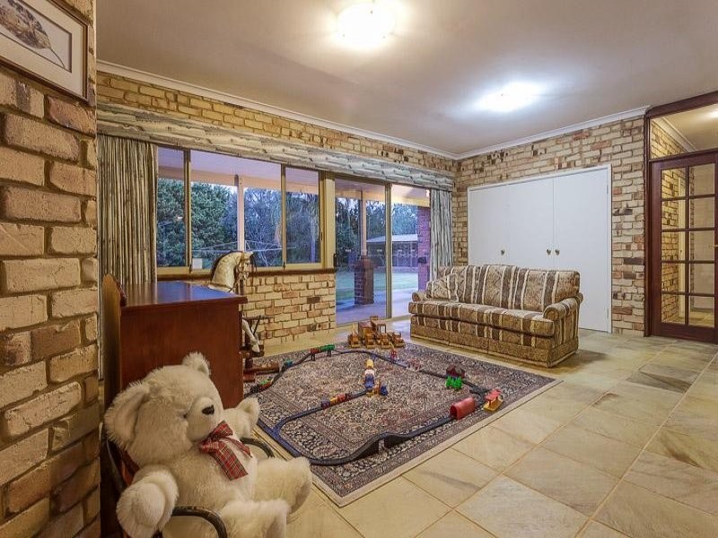 7 Casella Close, Wandi WA 6167