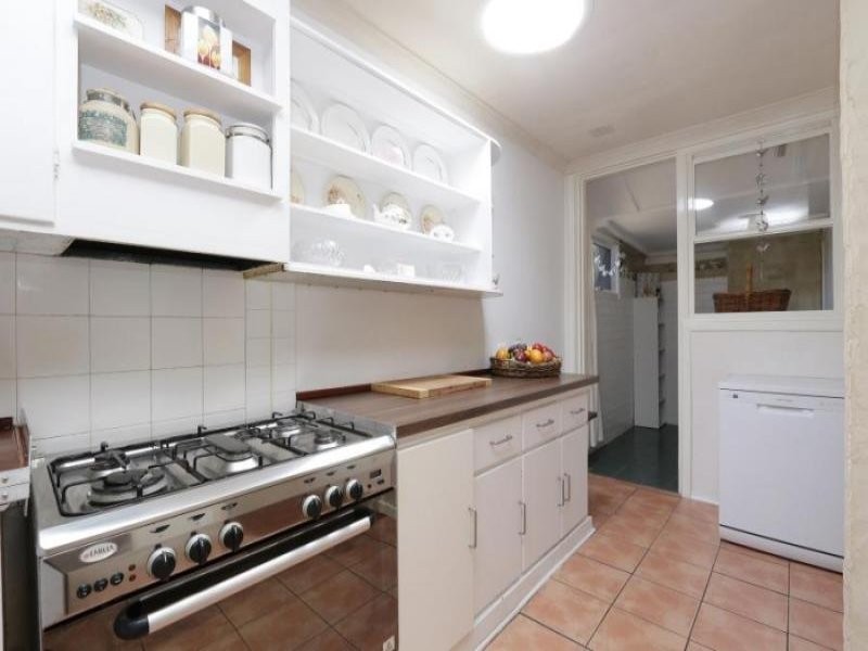 1A Barfield Place, Beaconsfield WA 6162