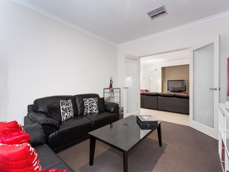 3 Dunlap Avenue, Success WA 6164