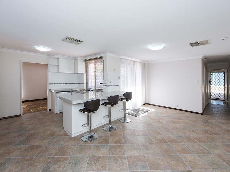 2 Pausin Crescent, Bibra Lake WA 6163