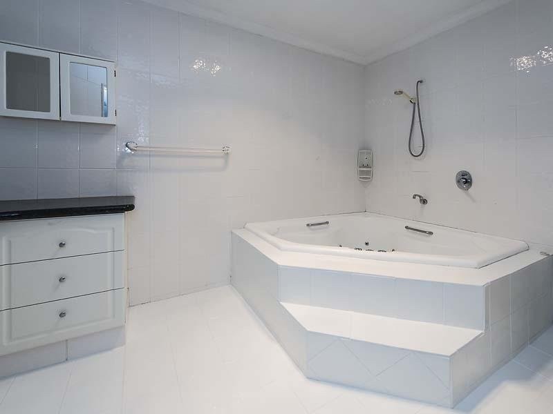 2 Pausin Crescent, Bibra Lake WA 6163