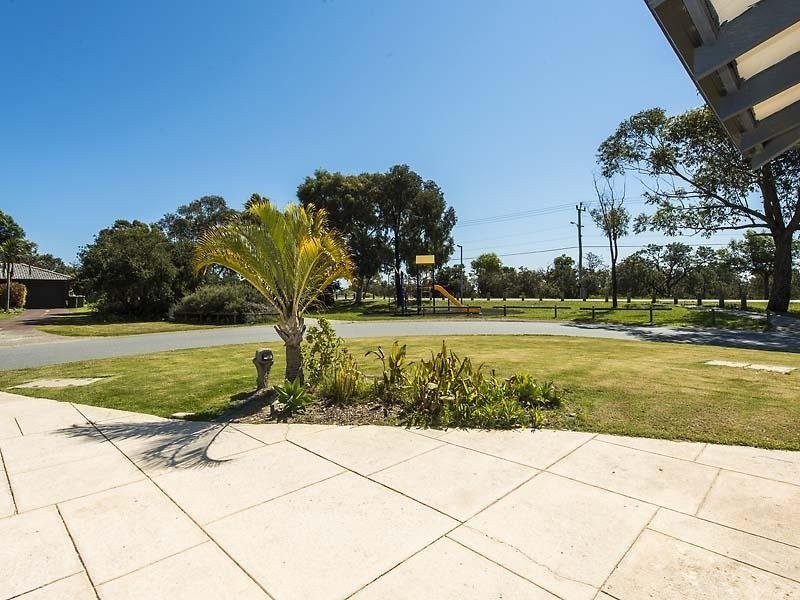 2 Pausin Crescent, Bibra Lake WA 6163